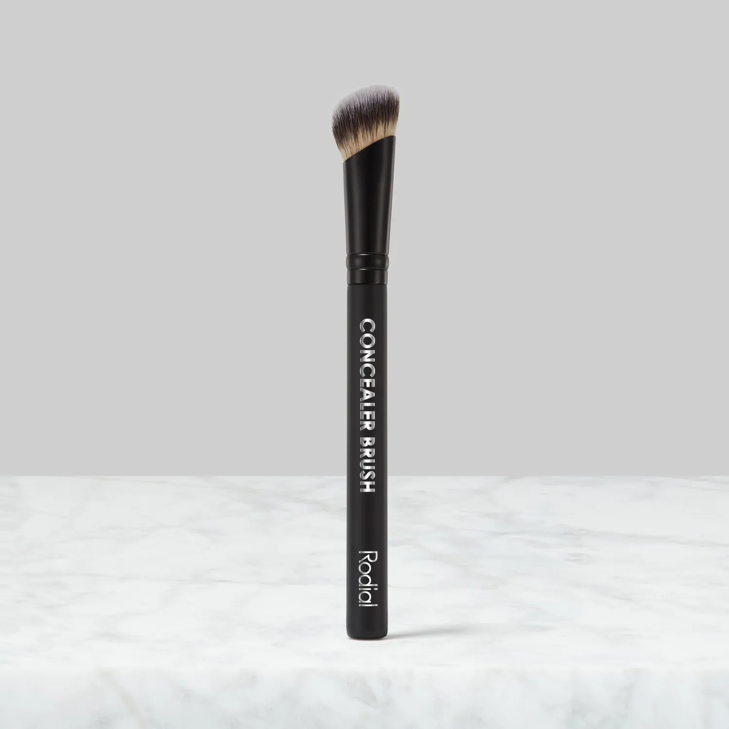 Rodial Concealer Brush Concealerpinsel abgeschrägt