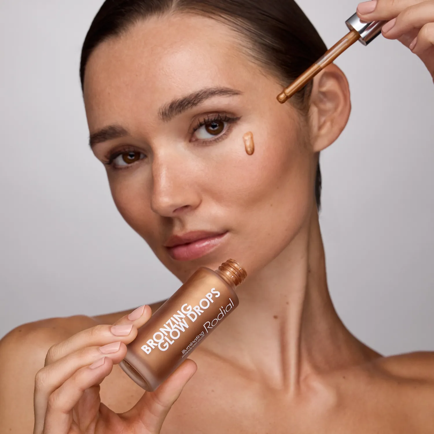 Rodial Bronzing Glow Drops Bräunungstropfen sonnengeküsst